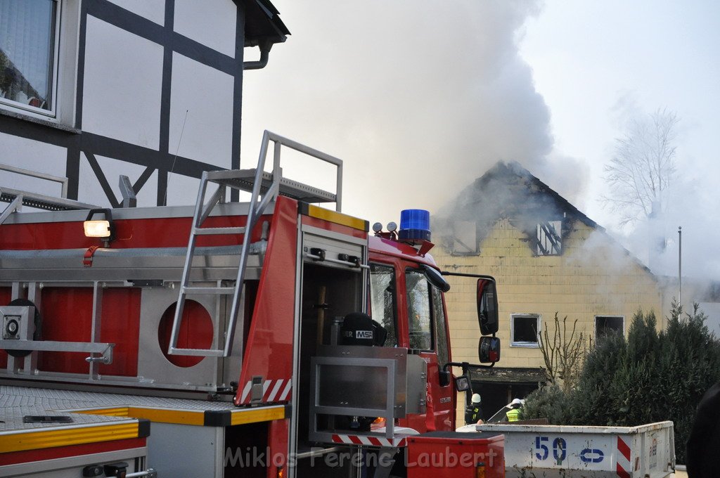 Haus komplett ausgebrannt Leverkusen P03.JPG